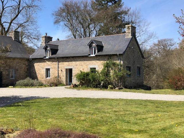 Merveilleux Cottage Dans Parc De 7,5 Hectares Saint-Nicolas-du-Pelem Exterior photo